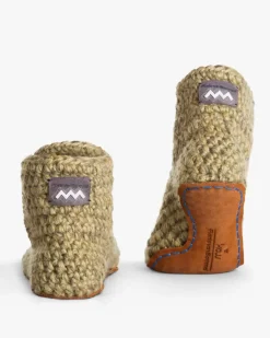 Kingdom of Wow home slippers green