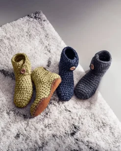 Kingdom of Wow home slippers green